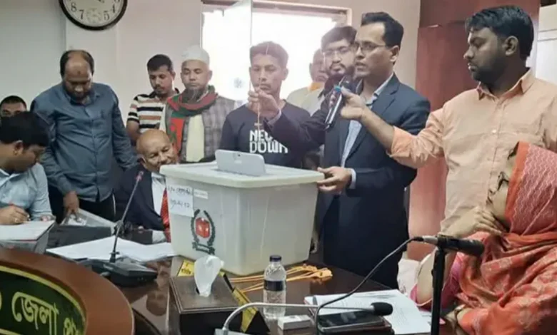 নোয়াখালীতে পোস্টাল ব্যালট বক্স সিলগালা; আজ থেকে জমা পড়বে ভোট
