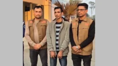 নোয়াখালীতে যৌথ অভিযানে শীর্ষ সন্ত্রাসী রমিজ ও তার পিতা আটক, অস্ত্র ও গুলি উদ্ধার