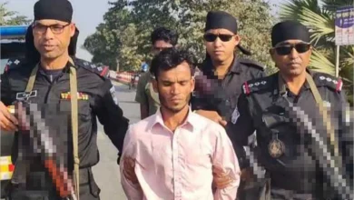 স্কুলব্যাগে শটগানের বুলেট, যুবক আটক