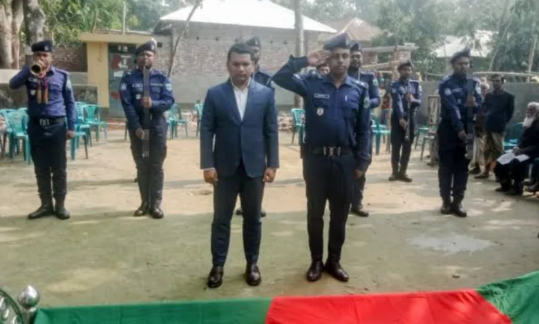 রাষ্ট্রিয় মর্যাদায় বীর মুক্তিযোদ্ধার দাফন সম্পন্ন