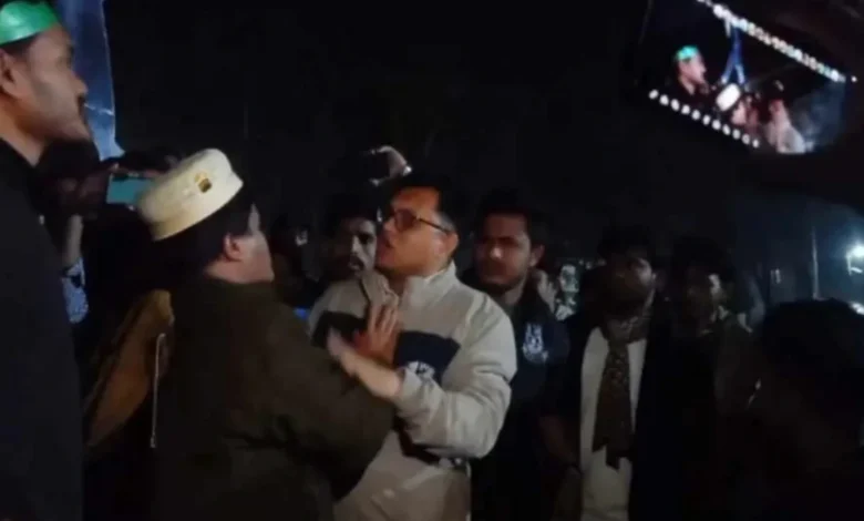 পটুয়াখালী ভার্সিটিতে, শিবিরের বিক্ষোভ মিছিলে ছাত্রদলের বাধা ক্যাম্পাস ঘিরে উত্তেজনা