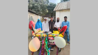 বাংলার ম্যাগাজিনে খবর প্রকাশের পরে নতুন অটোরিকশা উপহার পেলেন সেই গাদু ভাই