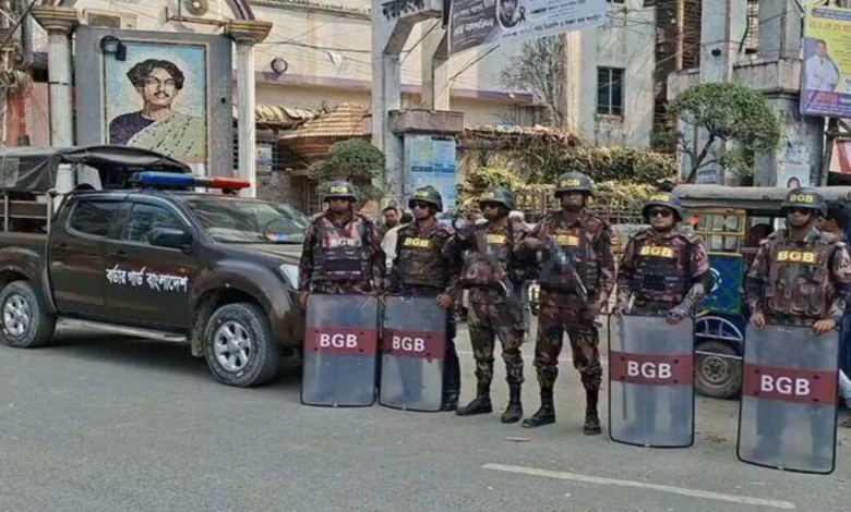 আইন-শৃঙ্খলা পরিস্থিতি স্বাভাবিক রাখতে ১৩ প্লাটুন বিজিবি মোতায়েন