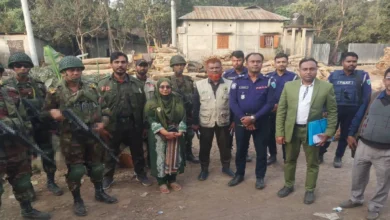 বাহুবলে অবৈধ করাতকলের বিরুদ্ধে ভ্রাম্যমাণ আদালতের অভিযান