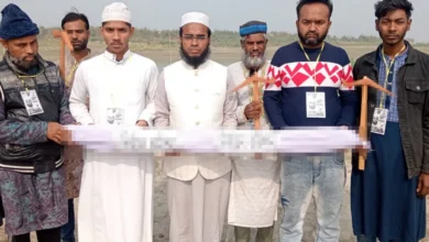 ফরিদপুর-৪ এ অনিয়মের প্রতিবাদে লাঙল প্রার্থীর নেতৃত্বে ইসির প্রতীকী দাফন