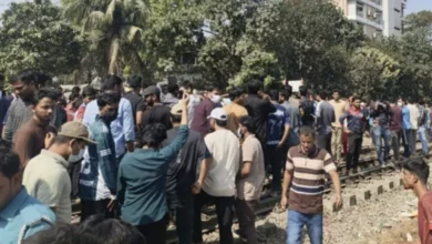 গাজীপুরে ডিপ্লোমা ইঞ্জিনিয়ারদের রেলপথ অবরোধ চারটি ট্রেন আটকে দুর্ভোগ