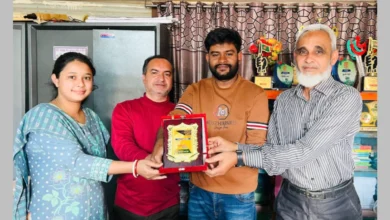 দুর্গাপুরে শিক্ষকদের ‘শিক্ষায় আলোর প্রতীক’ সম্মাননা প্রদান
