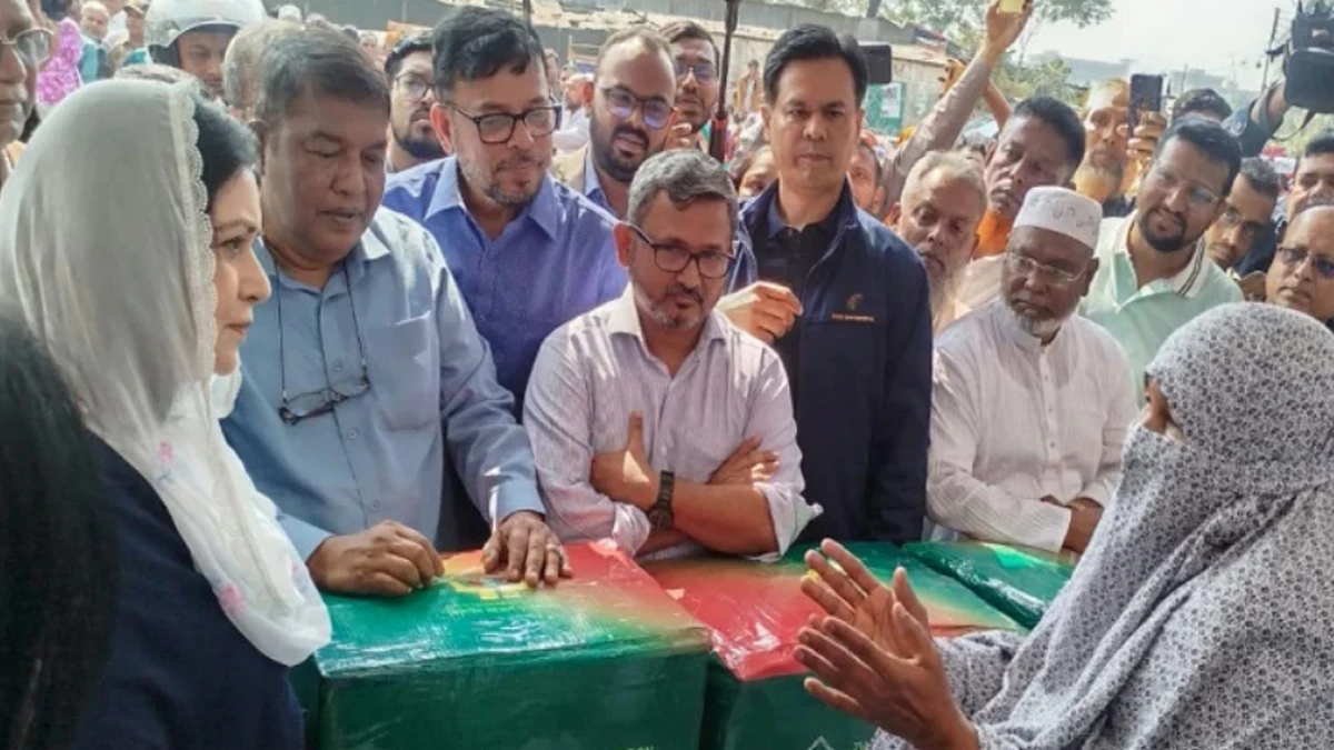 রাজধানীর ভাষানটেকে অগ্নিকাণ্ডে ক্ষতিগ্রস্তদের পাশে ডা. জুবাইদা রহমান