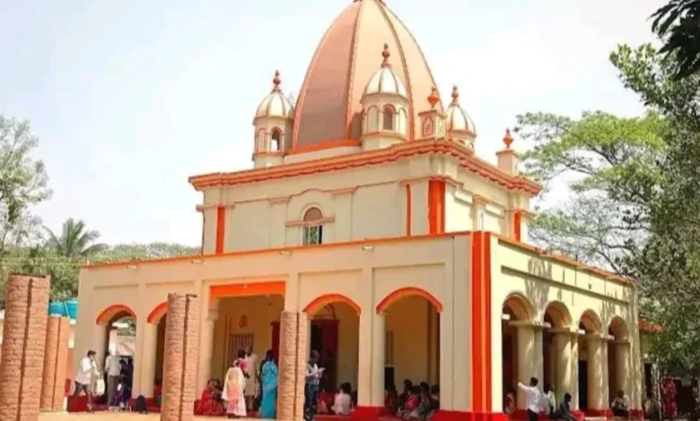 দেবী যশোরেশ্বরীর মন্দির নির্মাণ করেছিলেন রাজা প্রতাপাদিত্যের কাকা শ্রী বসন্ত রায়