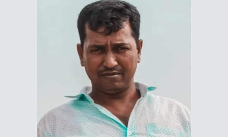বাজার থেকে বাড়ি ফেরার পথে ব্যবসায়ীকে গুলি করে হত্যা