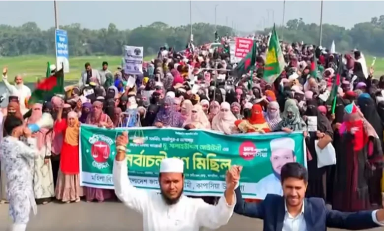 কাপাসিয়ায় জামায়াতে ইসলামীর প্রার্থীর বিশাল শোডাউন