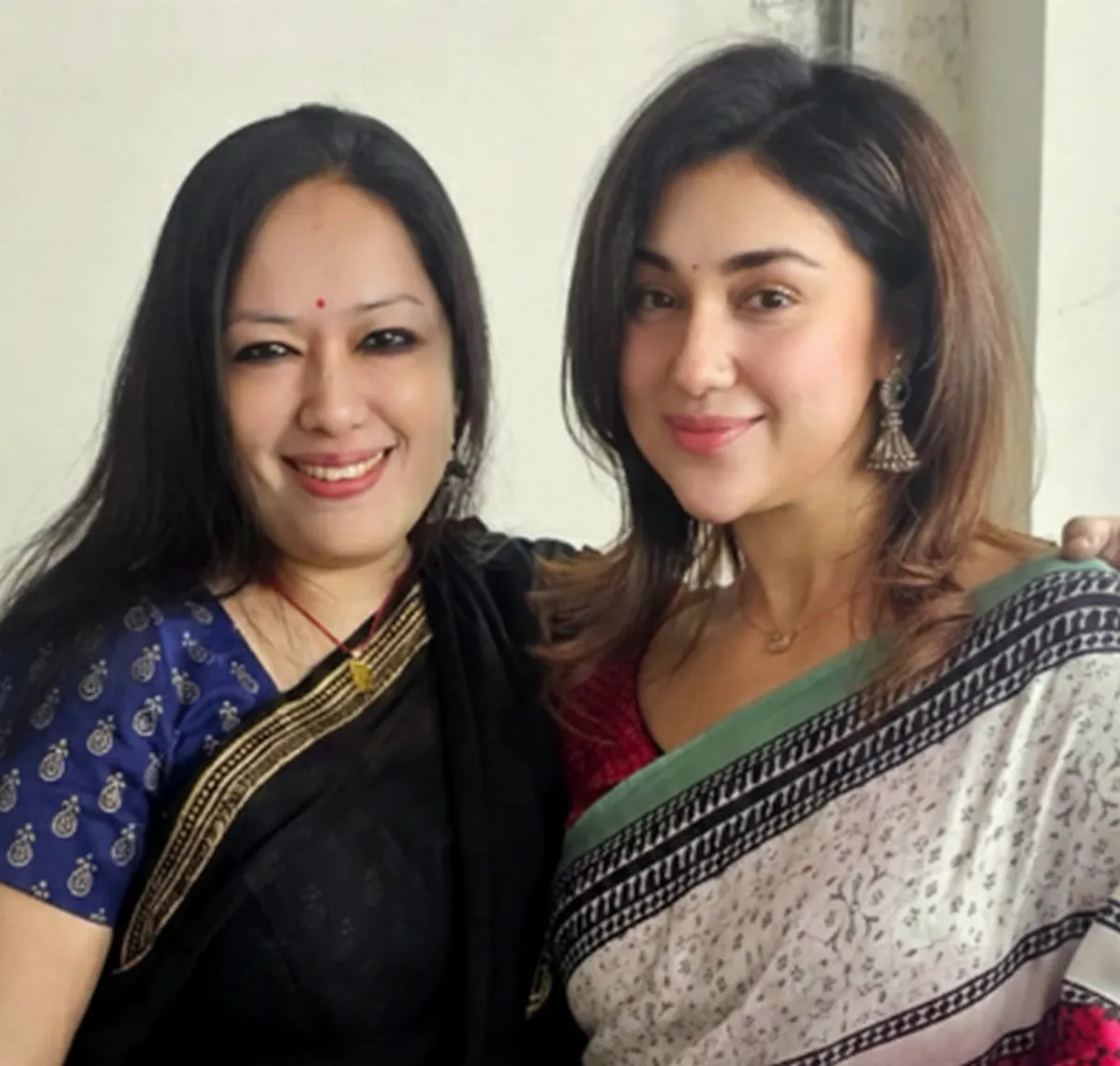 অপু বিশ্বাস নিজের ফেসবুক স্টোরিতে রুমিন ফারহানার সঙ্গে একটি ছবি শেয়ার করে তাকে অভিনন্দন জানিয়েছেন।