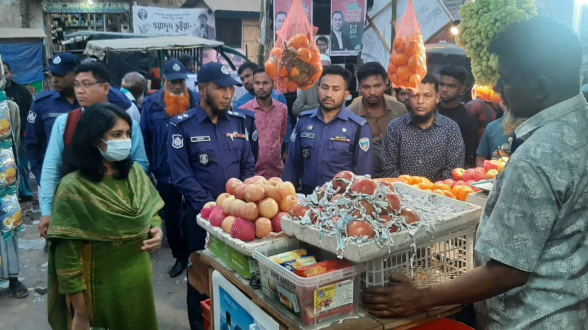 পানছড়িতে ভ্রাম্যমাণ আদালতের অভিযান: ভোক্তা অধিকার আইনে ৫ দোকানে জরিমানা