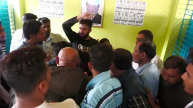 টাকা নিয়ে এক দোকানের চাবি তিনজনকে দিয়েছেন চেয়ারম্যান