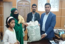 রমজানে অসহায় পরিবারের পাশে পুঠিয়ার ইউএনও এক মানবিক দৃষ্টান্ত