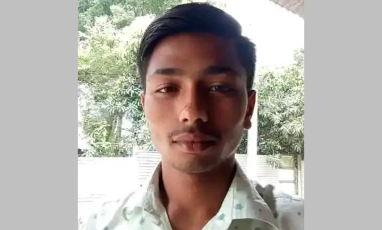চকরিয়া পৌরসভার নিউমার্কেট থেকে ৪জন ছিনতাইকারী আটক