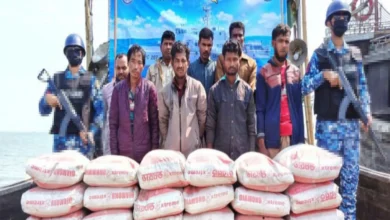 সেন্টমার্টিন ছেড়াদ্বীপ সংলগ্ন সমুদ্র এলাকা থেকে সিমেন্টসহ ৮ পাচারকারী আটক