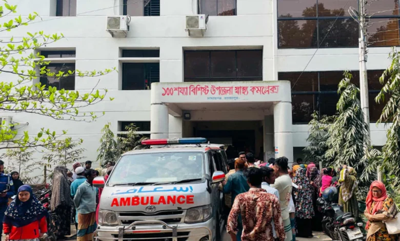 অটোরিকশা নিয়ন্ত্রণ হারিয়ে শিশুর মৃত্যু, মাসহ আহত ৩