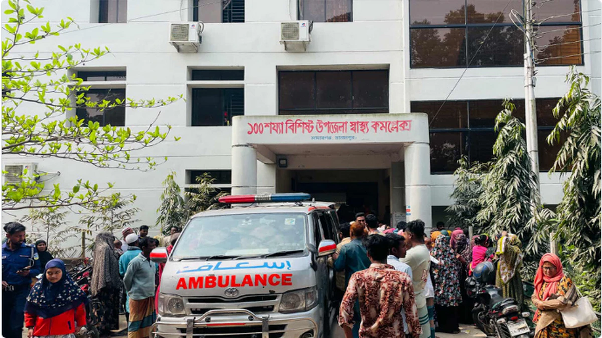 অটোরিকশা নিয়ন্ত্রণ হারিয়ে শিশুর মৃত্যু, মাসহ আহত ৩