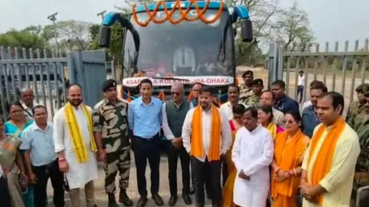 দেড় বছর পর ঢাকা-আগরতলা বাস চলাচল শুরু