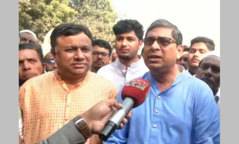 ফ্যামিলি কার্ড নিয়ে দালালের ফাঁদে পা না দেয়ার আহ্বান স্থানীয় সরকার মন্ত্রীর