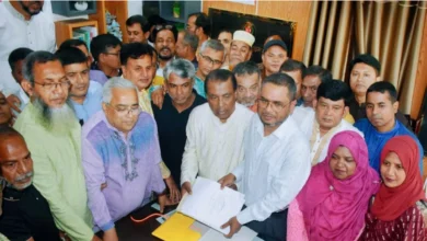 বগুড়ায় তারেক রহমানের ছেড়ে দেওয়া আসনে মনোনয়নপত্র জমা দিতে গিয়ে হাতাহাতি