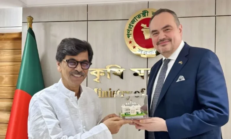 বাংলাদেশকে খাদ্য জোগাতে সহায়তা করছে যুক্তরাষ্ট্র: রাষ্ট্রদূত ক্রিস্টেনসেন