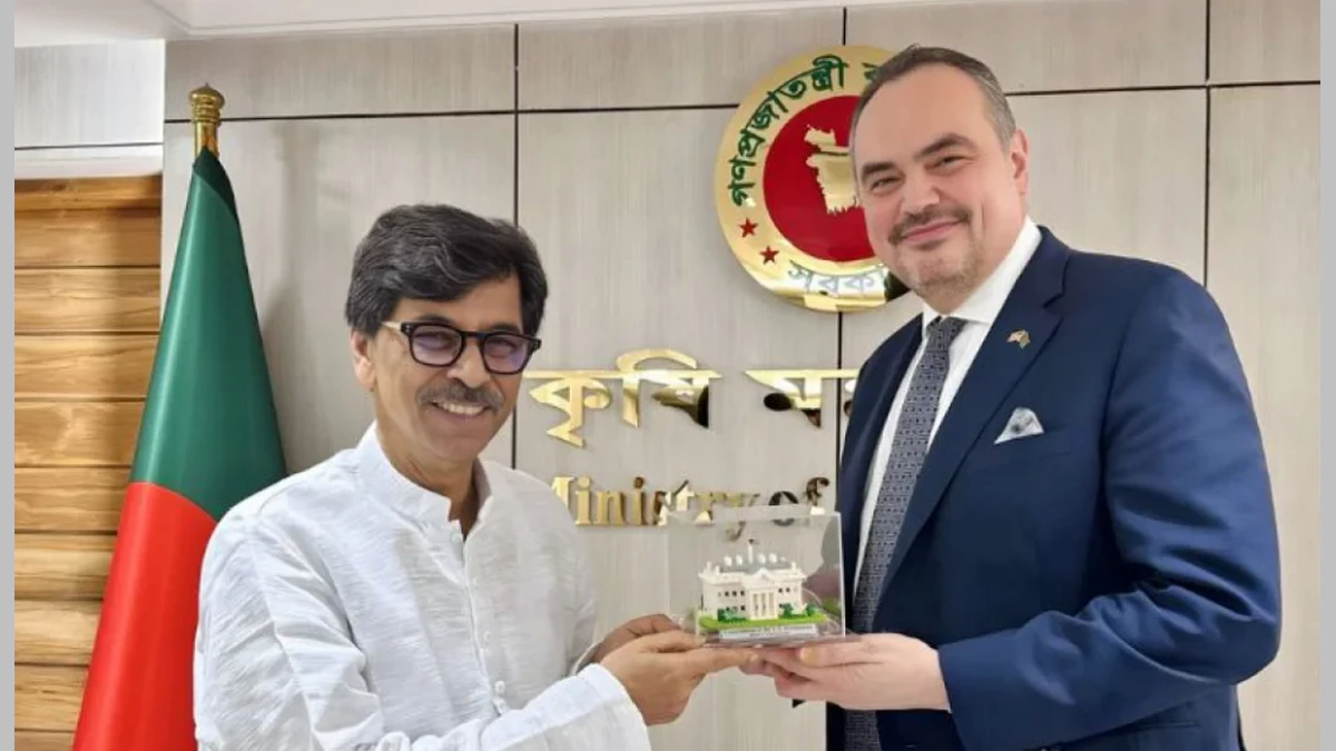 বাংলাদেশকে খাদ্য জোগাতে সহায়তা করছে যুক্তরাষ্ট্র: রাষ্ট্রদূত ক্রিস্টেনসেন