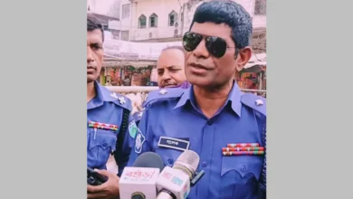 বগুড়ায় অভিযানে ব্যর্থ হয়ে ঝাড়ু হাতে পরিচ্ছন্নতা, লাগানো হলো গোলাপচারা