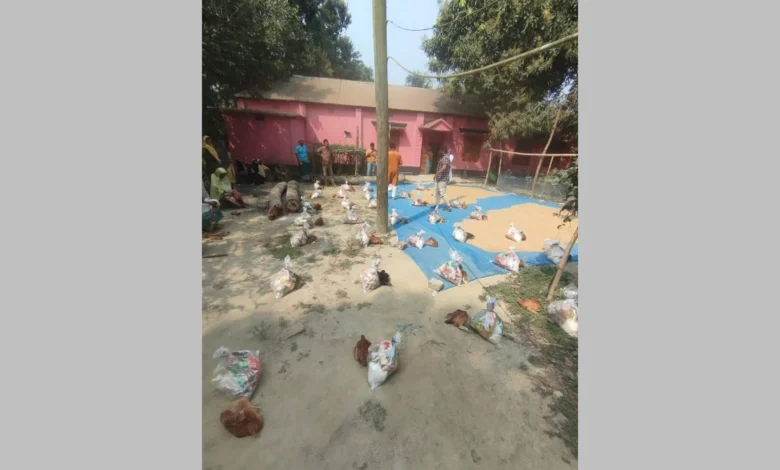 সলঙ্গা ডাক্তার এবং মেডিকেল স্টুডেন্ট সোসাইটির উদ্যোগে ঈদ সামগ্রী বিতরণ