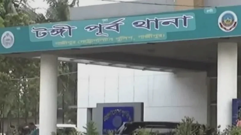টঙ্গীতে অর্ধগলিত লাশ উদ্ধার,তদন্তে পুলিশ