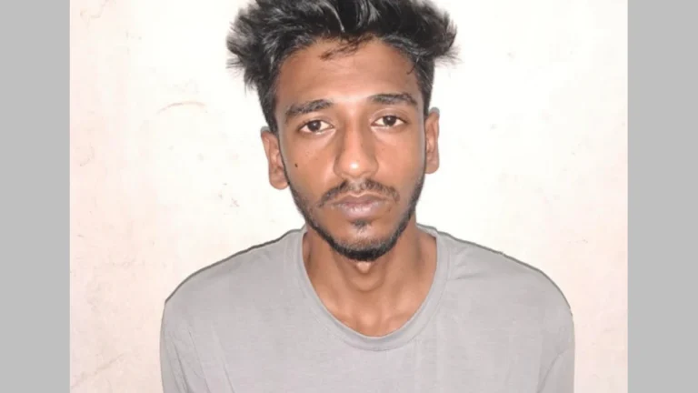 যশোর বেজপাড়ায় অস্ত্র ও ককটেলসহ যুবক র‍্যাবের হাতে আটক