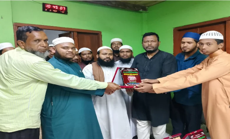বাঘাইছড়িতে দারুস সুন্নাহ মাদ্রাসার হিফজ বিভাগের বিদায়ী ছাত্রদের সম্মাননা প্রদান