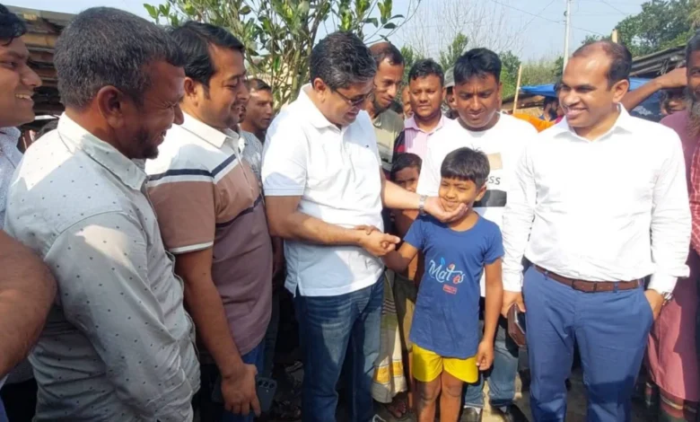 ছোট্ট শিশুর ইচ্ছে পূরণ করলেন প্রতিমন্ত্রী মীর শাহে আলম
