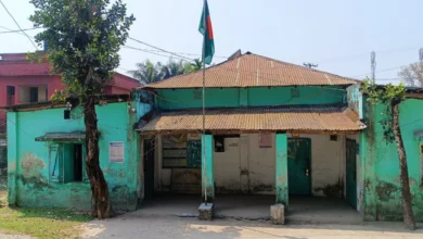 অফিস সময়ে তালাবদ্ধ ইউনিয়ন পরিষদ,উড়ছে জাতীয় পতাকা—নেই কর্মকর্তা-কর্মচারী