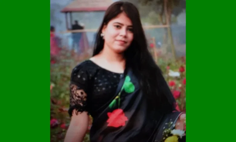 উত্তরায় ব্যাগ ধরে ছিনতাইকারীর টান, চলন্ত অটোরিকশা থেকে পড়ে নারীর মৃত্যু