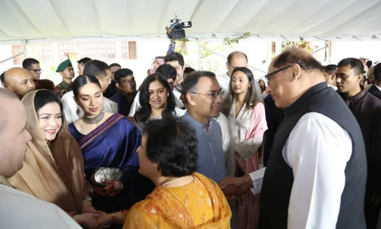 সর্বসাধারণের সঙ্গে প্রধানমন্ত্রীর ঈদের শুভেচ্ছা বিনিময়