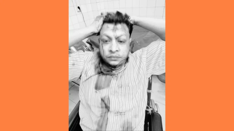 গ্রাম্য ডাক্তারকে কুপিয়ে নগদ টাকা ও মোবাইল ছিনতাই