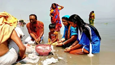 বগুড়ার ধুনটে যমুনা নদীতে মহাষ্টমী স্নানোৎসব,পাপমুক্তির বাসনায় ভিড় পূণ্যার্থীদের।