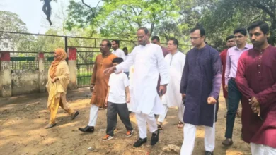 অব্যবস্থাপনার খোঁজ নিতে দর্শনার্থীর বেশে চিড়িয়াখানায় হঠাৎ প্রতিমন্ত্রী