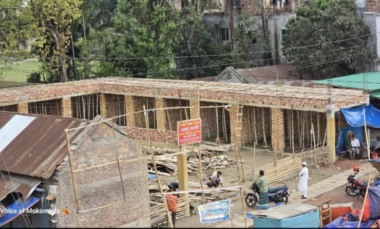 মোকামতলায় সমবায়ের ২০ কোটি টাকার জমি দখল করে অবৈধ মার্কেট নির্মাণ,বন্ধের নির্দেশ।