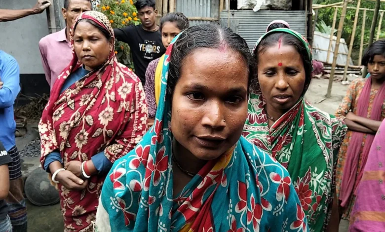 সোনাতলায় হিন্দু সম্প্রদায়ের বাড়িতে হামলা,ভাঙচুর ও লুটপাটের অভিযোগ।