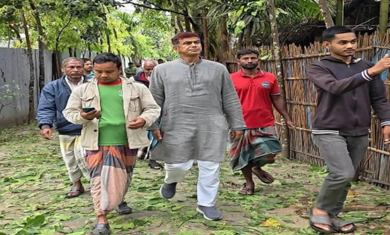পঞ্চগড়ে কালবৈশাখী ঝড়ে ক্ষতিগ্রস্ত এলাকা পরিদর্শনে পানি প্রতিমন্ত্রী ফরহাদ হোসেন আজাদ