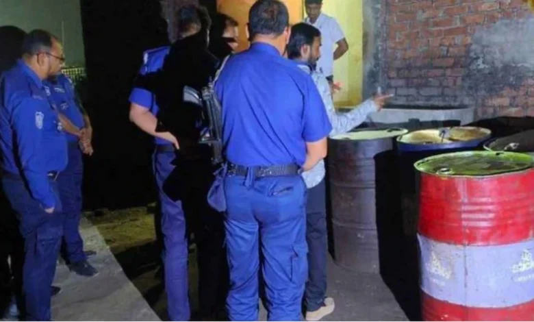 কালিয়াকৈরে ৩ হাজার লিটার তেল মজুদের দায়ে ব্যবসায়ীর জরিমানা।