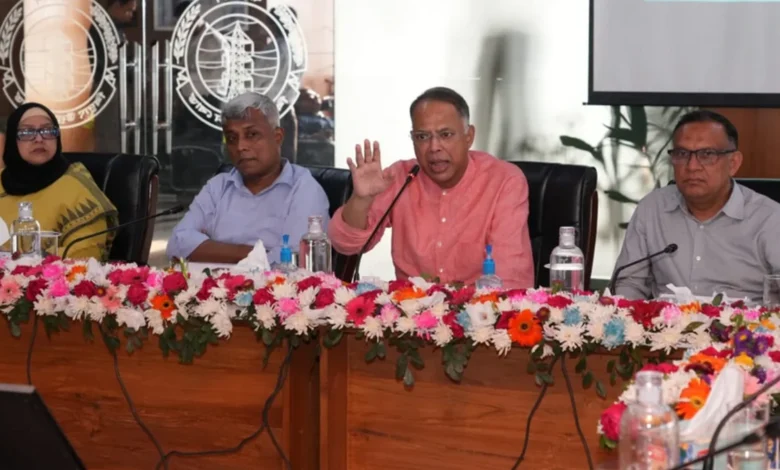 সরকারের গৃহীত সিদ্ধান্ত বাস্তবায়নে ব্যবসায়ীদের সহযোগিতা কামনা জ্বালানিমন্ত্রীর