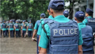 আওয়ামী আমলের পুরোনো পোশাকে ফিরতে চায় পুলিশ