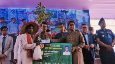 শিবগঞ্জে ৩১৪৭ কৃষককে কৃষক কার্ড ও গাছের চারা বিতরণ