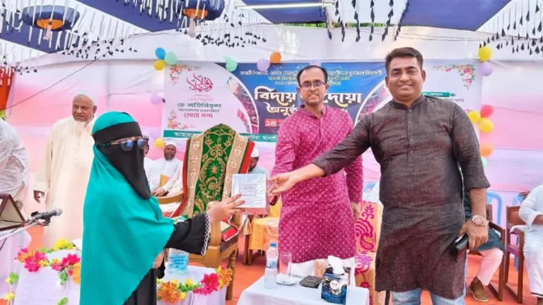 বায়তুশ শরফ মাদ্রাসার দাখিল শিক্ষার্থীদের দোয়া ও বিদায় সংবর্ধনা অনুষ্ঠিত