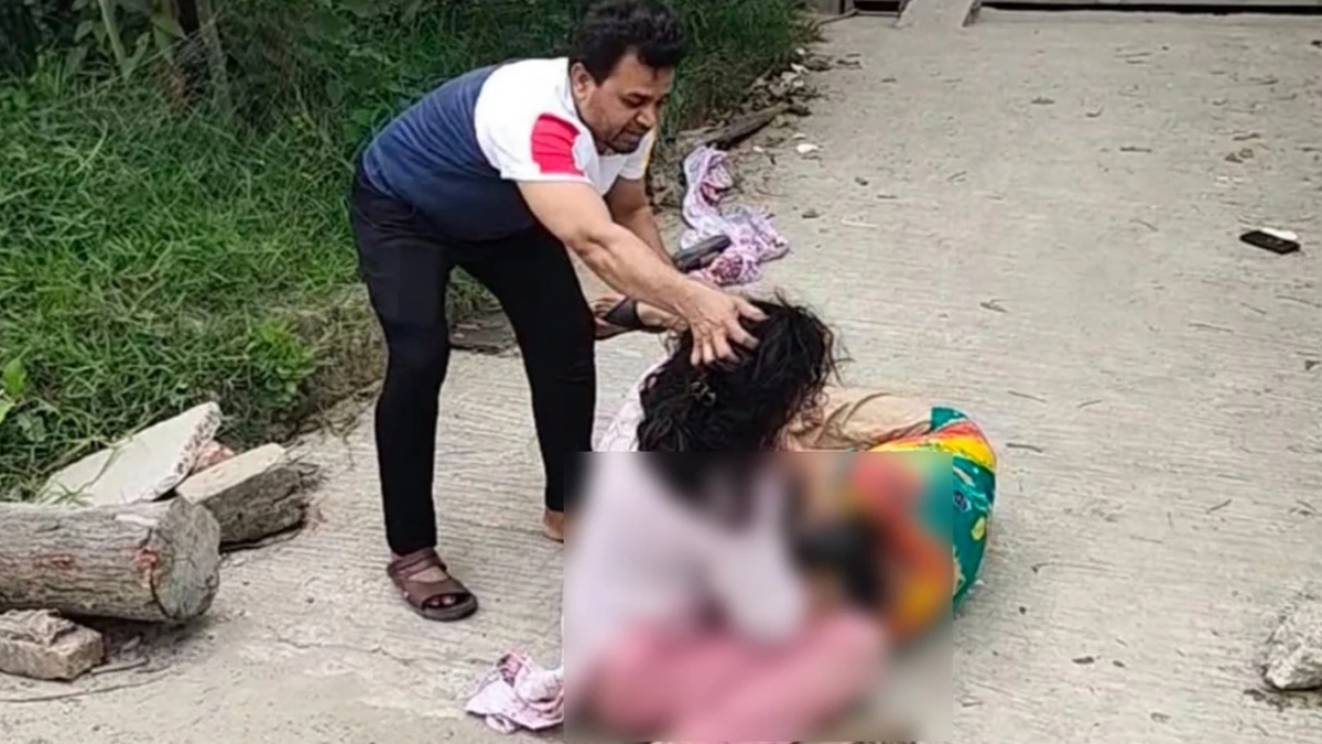মারামারিতে জড়ালেন তিনজন শিক্ষক-শিক্ষিকা