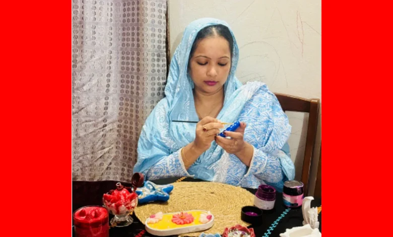 ক্যান্ডেলের আলোয় স্বপ্ন বুনছেন ব্যাংক কর্মকর্তা মৌসুমী আফরিন লোপা